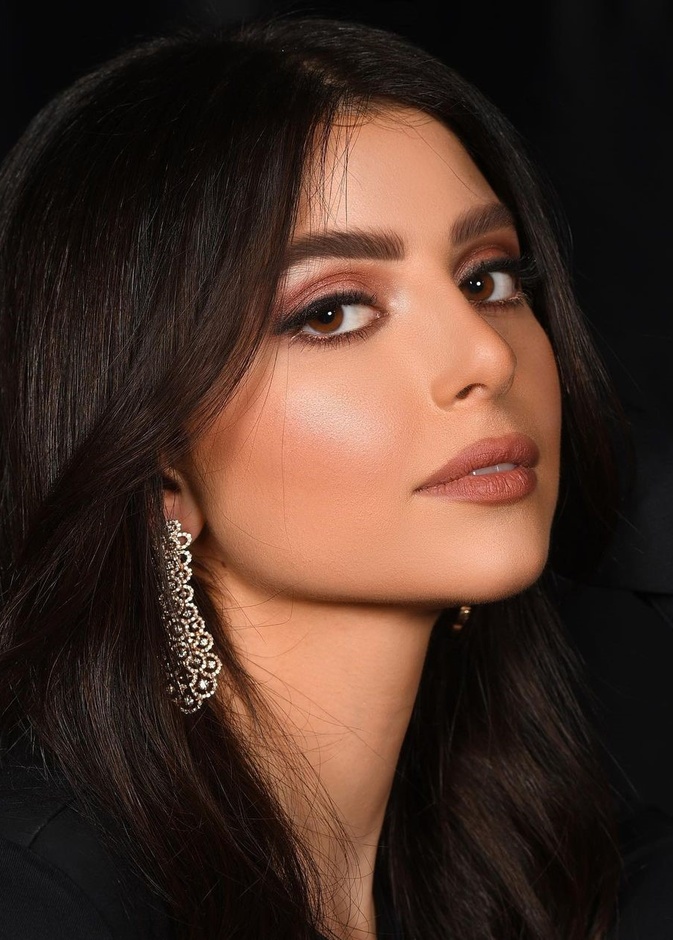  إطلالات جمالية لافتة لـ ماريتا الحلاني اخترناها لك بمناسبة خطوبتها