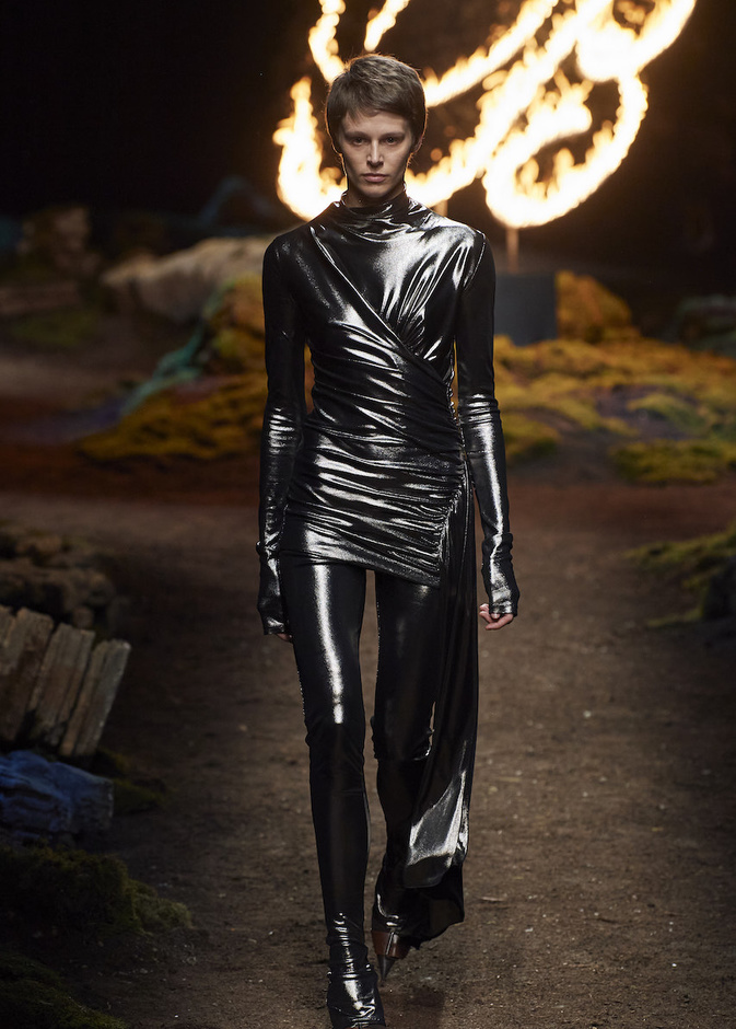من مجموعة Blumarine لموسم خريف وشتاء 2023-2024