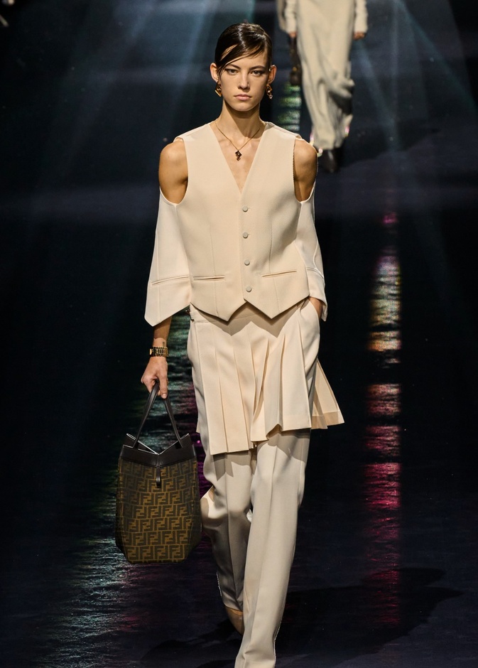 مجموعة Fendi لموسم خريف وشتاء 2023-2024
