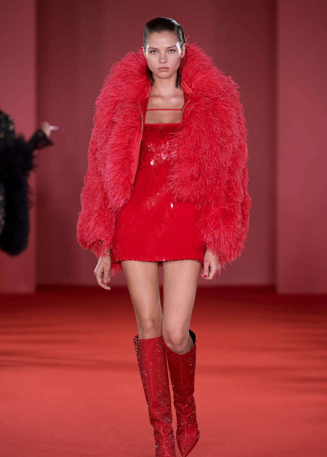 مجموعة David Koma لخريف وشتاء 2024 في لندن