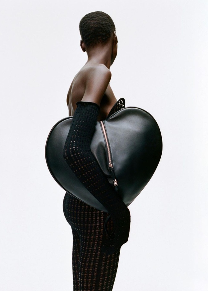 القلوب تزيّن إطلالتك في عيد الحب 2023