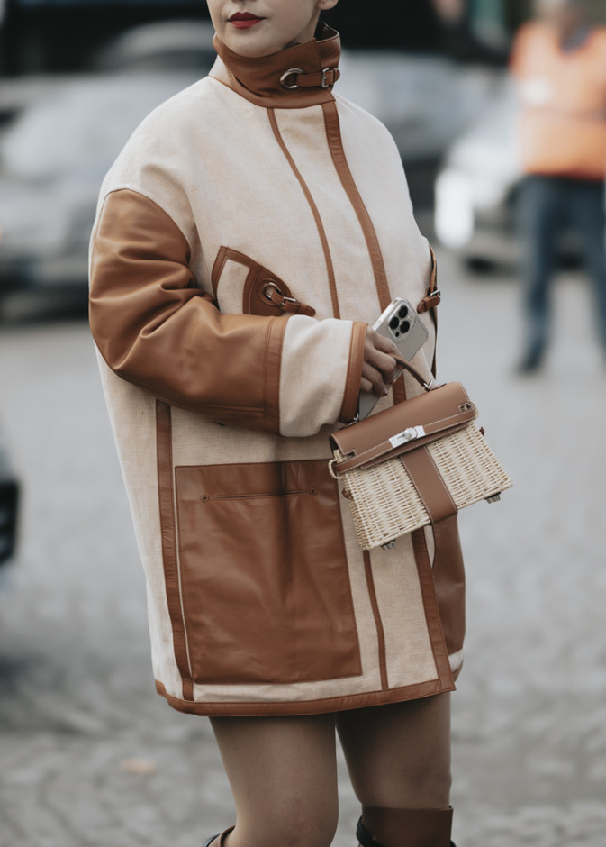 الحقائب الصغيرة صيحة عصرية لافتة لربيع وصيف 2023