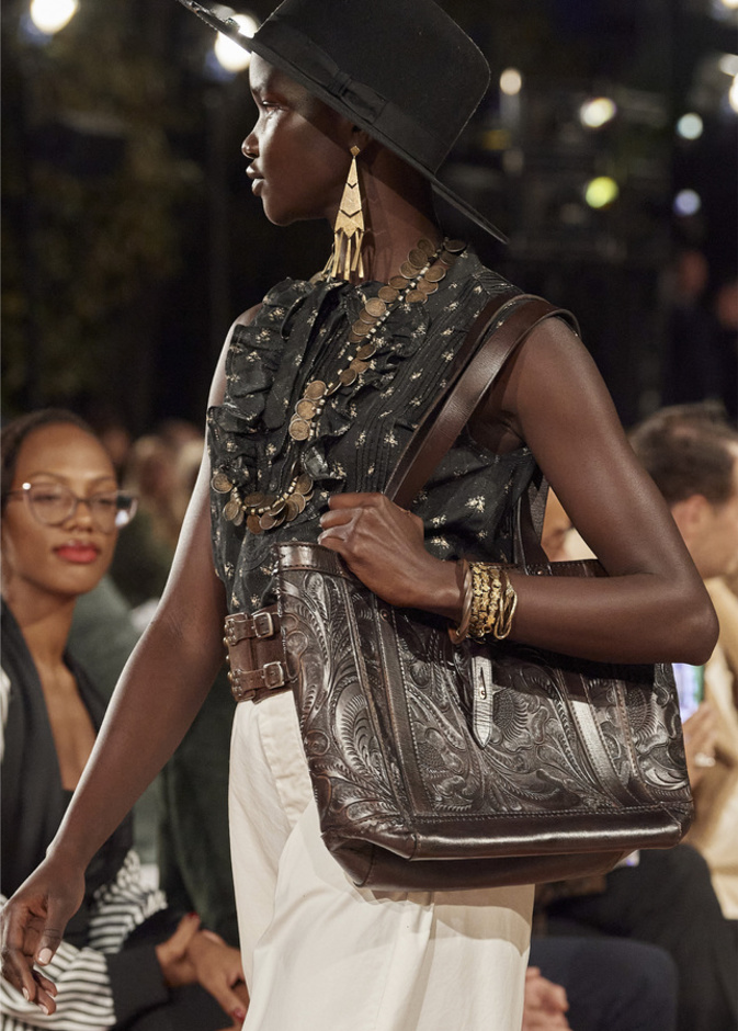 حقيبة بتصميم لافت ومميّز من Ralph Lauren