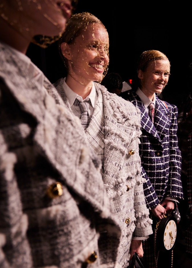 التصاميم العملية والكلاسيكيات الخالدة مقابل العروض الغريبة في أسبوع الموضة في نيويورك