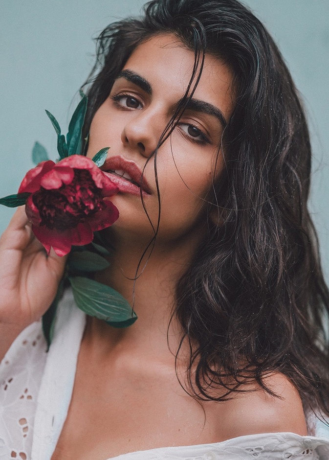 واثقة وذكية ومُستقلّة.. إليكِ مواصفات المرأة الناجحة