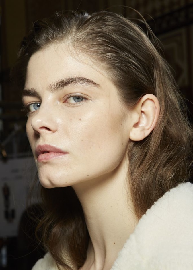 لحماية بشرتك من العوامل الخارجية وترميم حاجز الجلد...إليك هذا المركب الفعال