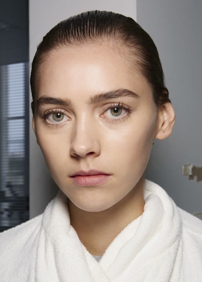 أفضل كريم ليلي طبيعي للعناية بمختلف أنواع البشرة