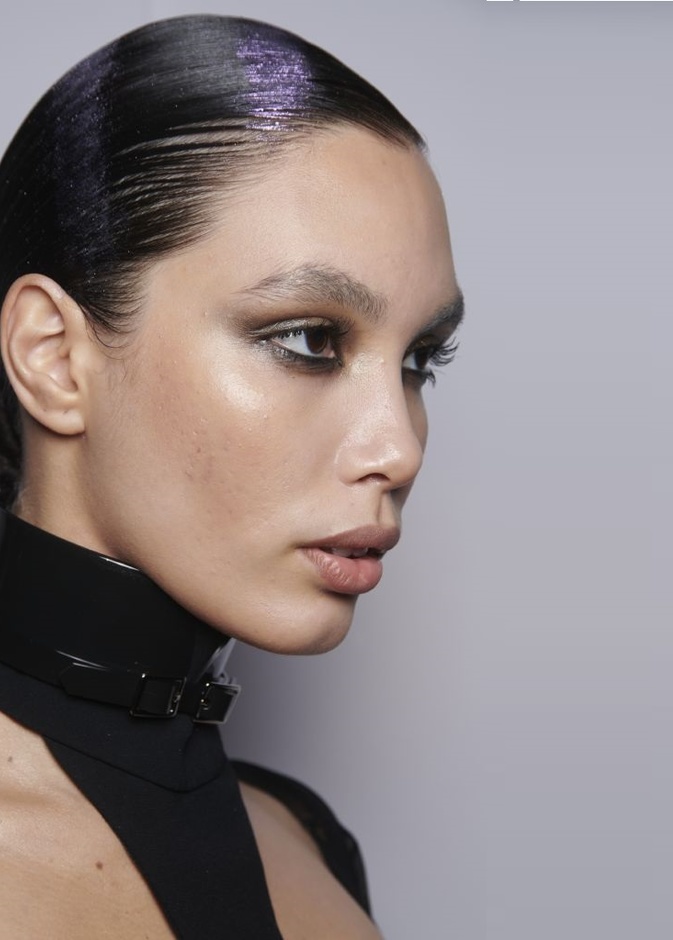 صيحة تسريحات الشعر المبلل لم تندثر