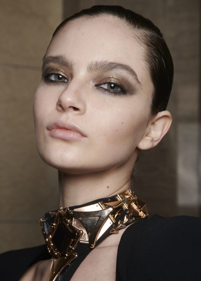 أبرز إتجاهات ألوان الظلال الجريئة لشتاء 2024 ونصائحنا لتطبيق هذه الصيحات