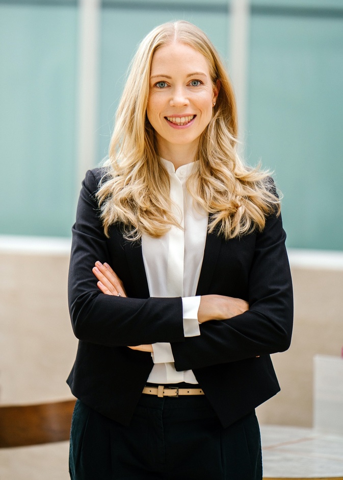 على المرأة المهتمة بريادة الأعمال تثقيف نفسها قانونيًا 