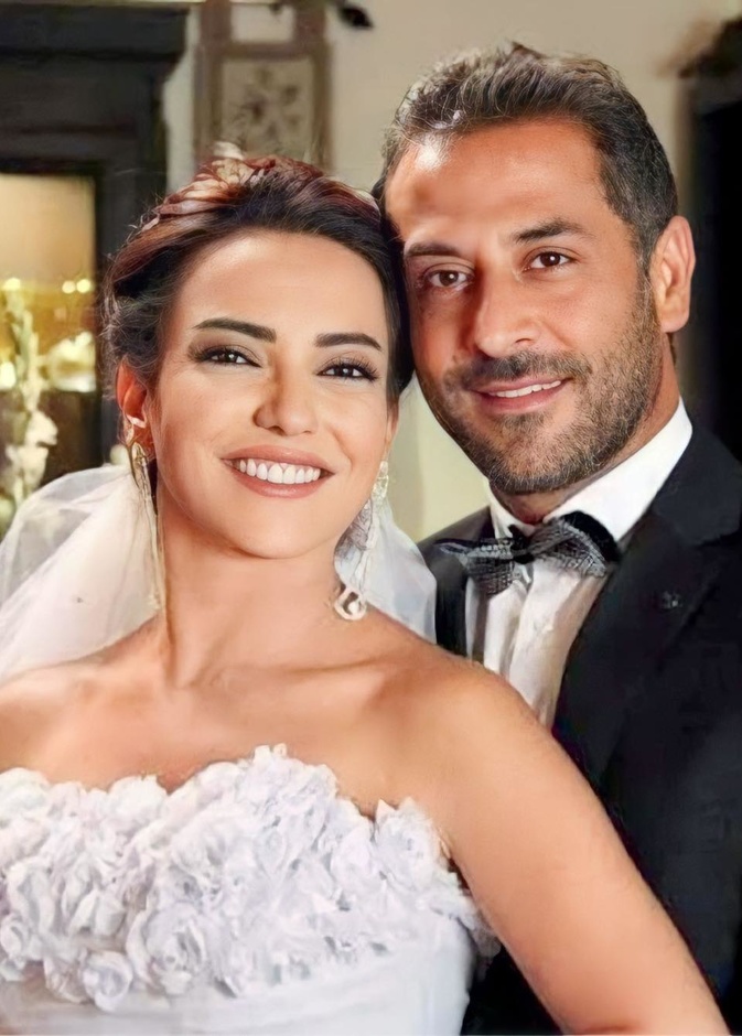 امل عرفة في يوم زفافها