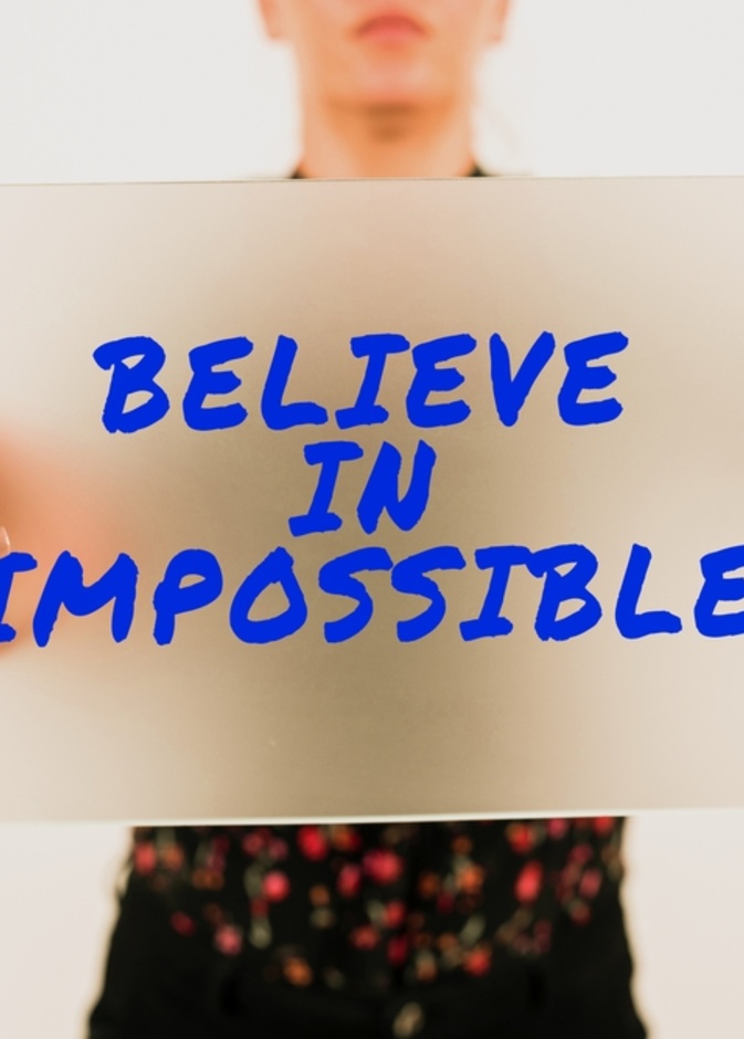 تخلصي من مشاعر اليأس وأؤمني بالمستحيل ولا تستسلمي  لصعوبات الحياة