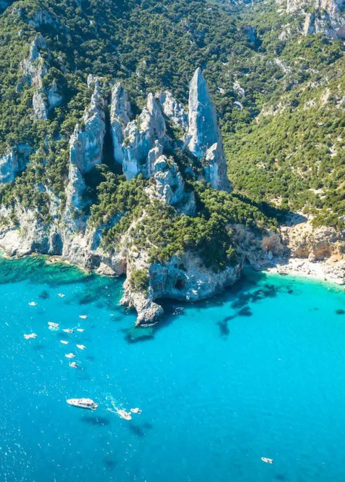 شاطئ كالا جولوريتز Cala Goloritze، سردينيا