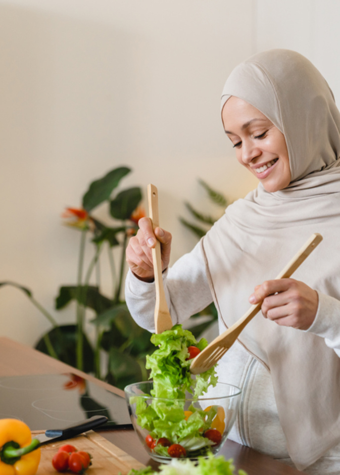 أطعمة غنية بالذهب الأخضر لتنقية الجسم وحرق الدهون خلال شهر رمضان..لا تفوتيها