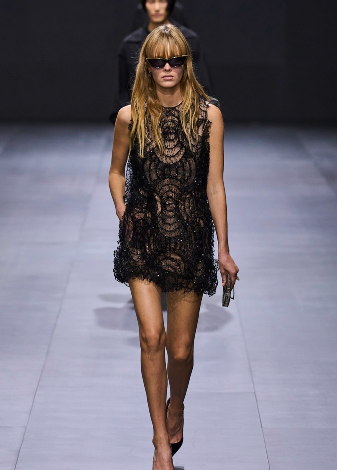 7 دور قدّمت فساتين قصيرة خلال عروض ربيع وصيف 2023