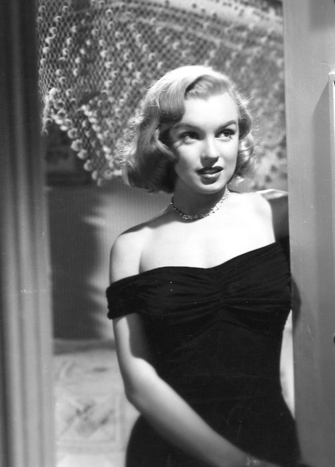 مارلين بدور أنجيلا فينلاي في فيلم The Asphalt Jungle، 1950.