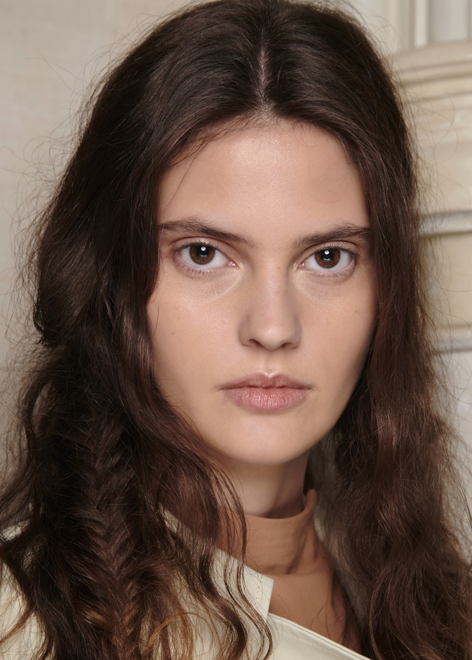 علاجات الهالات الداكنة تحت العينين لتعزيز ثقتك بنفسك