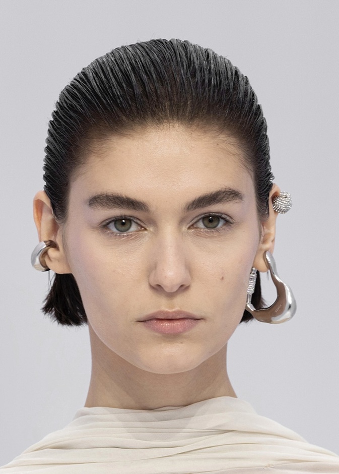 إزالة شعر الوجه بالليزر..هل هي مناسبة لجميع النساء؟