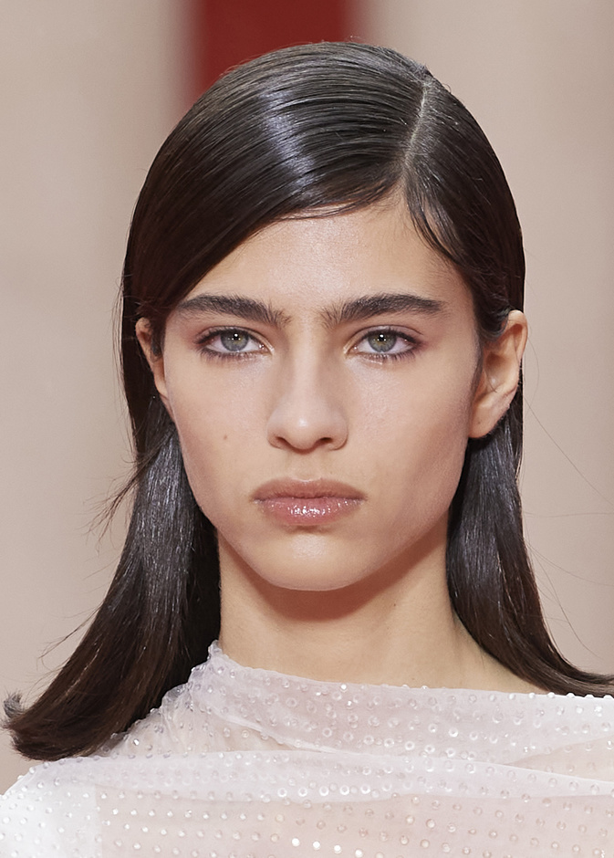 دون جراحة.. إليك طريقة شد الوجه بالخيوط ونتائجها في رمضان 2023