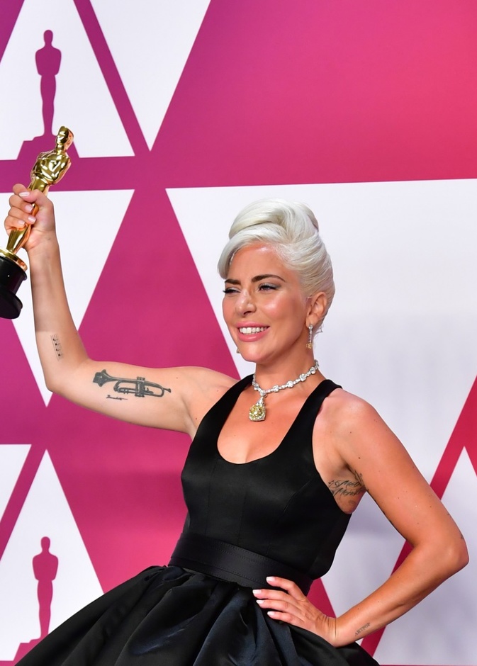 مجوهرات أيقونية تألقت بها نجمات العالم في حفلات الأوسكار Oscar على مر السنين