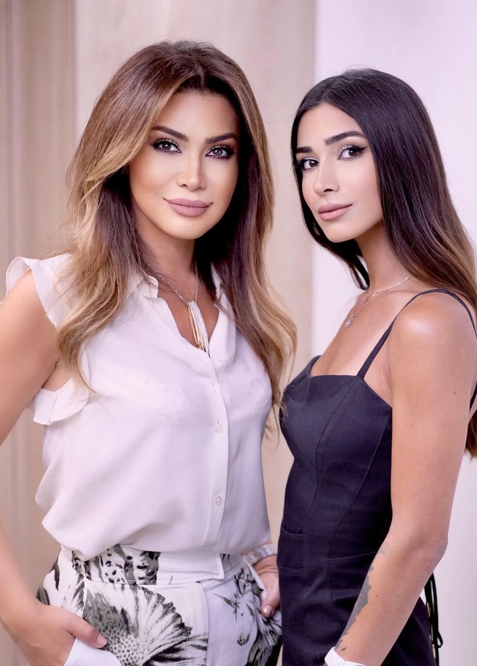 تشابه في الملامح والإتجاهات الجمالية بين النجمات وبناتهن الشابات .. إليك أساليبهن