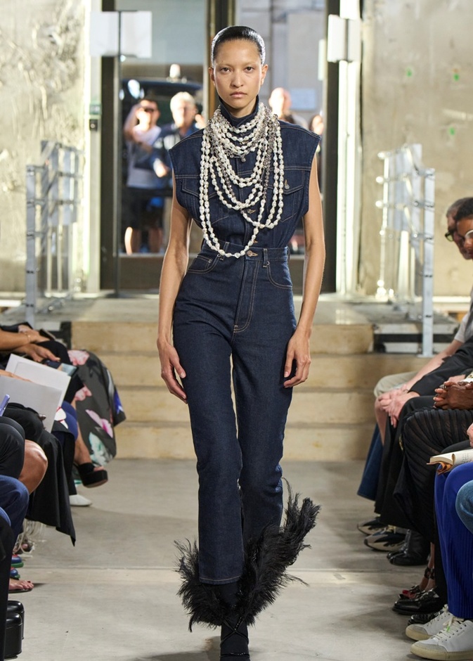 7 منصات عرض تألق فيها اللؤلؤ لربيع وصيف 2023