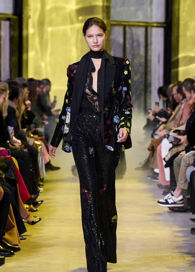 مجموعة ايلي صعب لخريف وشتاء 2023-2024 