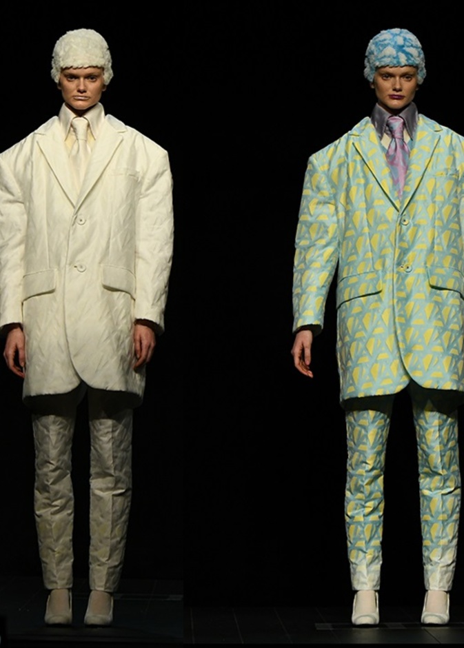 تقنيات جديدة ومبتكرة في عروض أزياء أسابيع الموضة