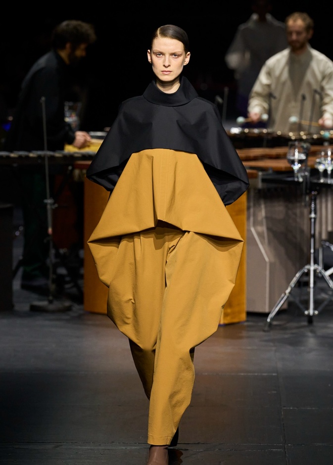 مجموعة Issey Miyake لخريف وشتاء 2023-2024