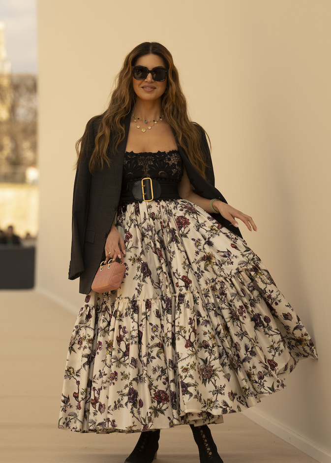 كل ما عليك معرفته عن التنورة الماكسي وأسرار تنسيقها هذا الربيع