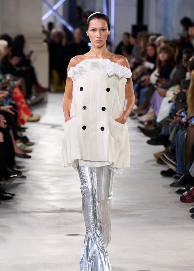 7 مجموعات غزت بأجواء الفضاء الخارجي عروض ربيع وصيف 2023