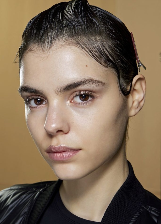 نصائح لتطويل الرموش القصيرة والسيروم الأفضل لتسريع نموها