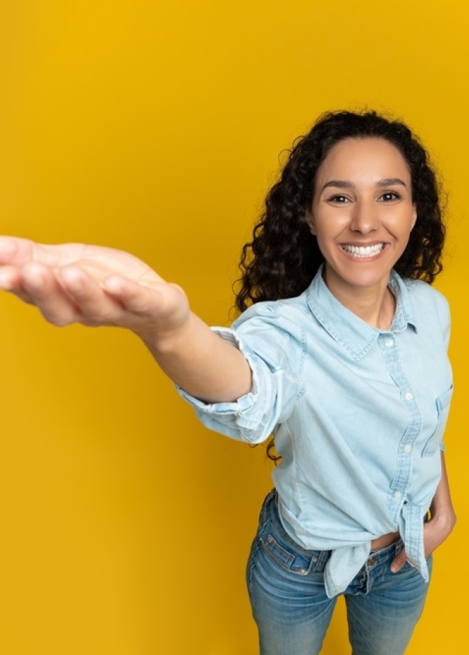 اسباب واعراض وطرق علاج رجفة اليدين المرتبطة بمرض الباركنسون