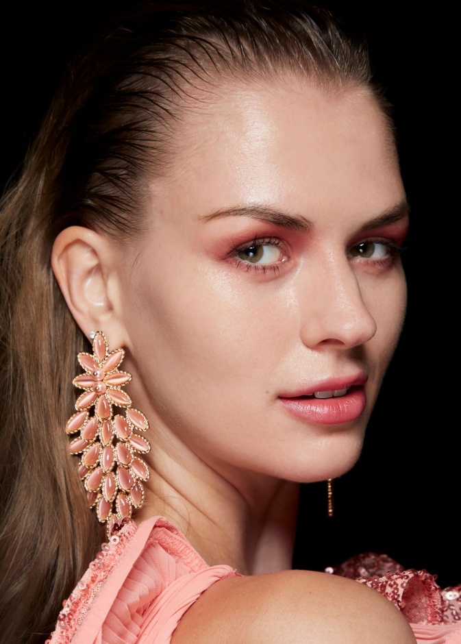 رسمات مكياج وردي بأساليب مختلفة لإطلالة مبهجة خلال أيام عيد الفطر