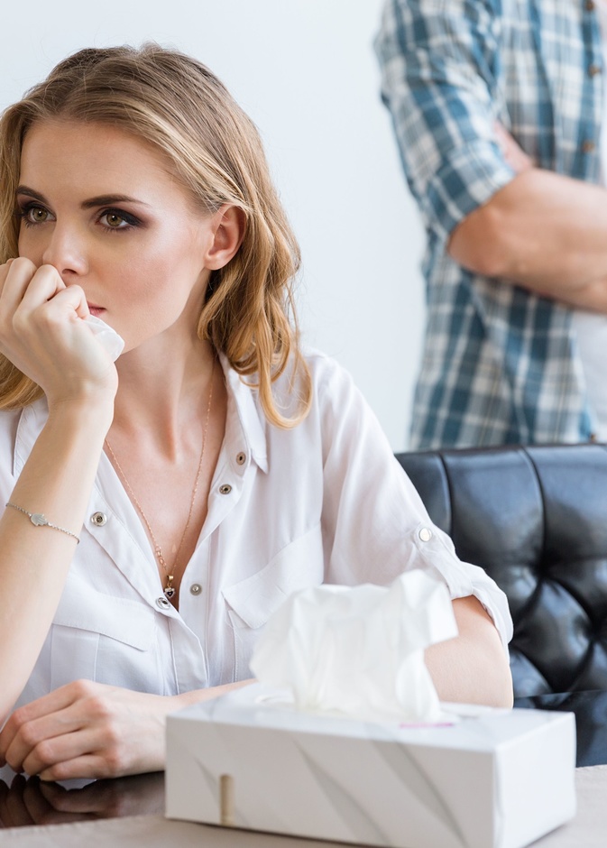 لعلاج غيرة الزوج من زوجته يجب معرفة الأسباب التي أدت إلى الغيرة 