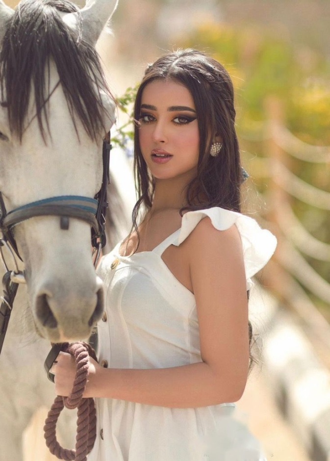 من مكياج خبيرة التجميل السعودية ساره الغامدي 