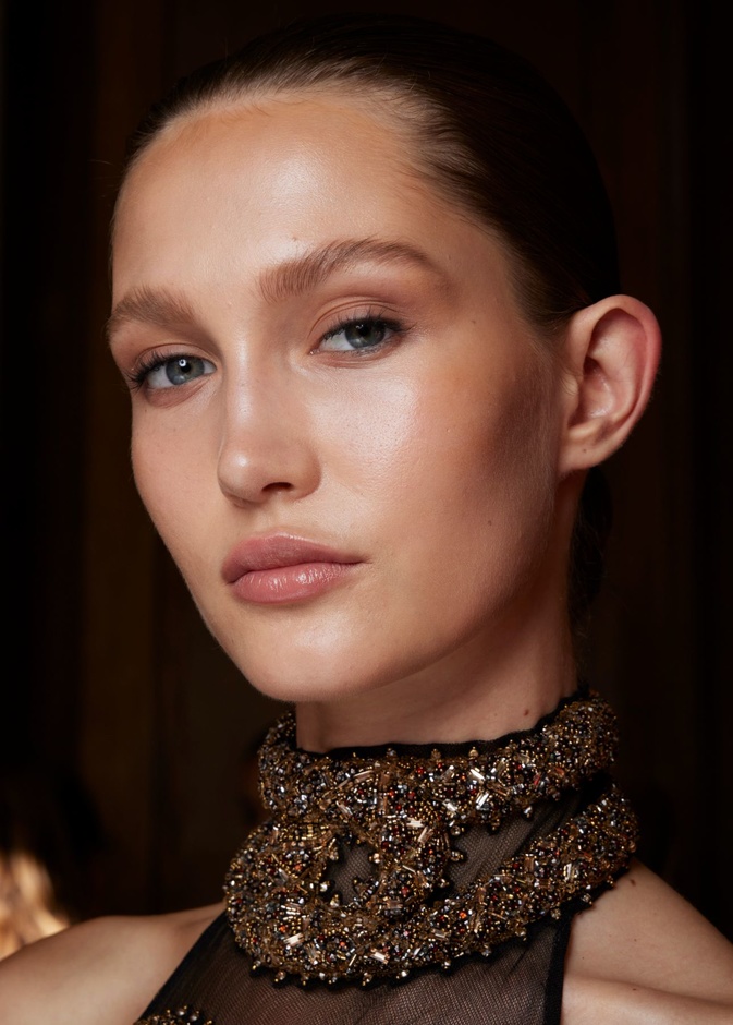 المكياج "المات" يعود الى الواجهة بطرق متقنة... إليك أسرار تطبيقه