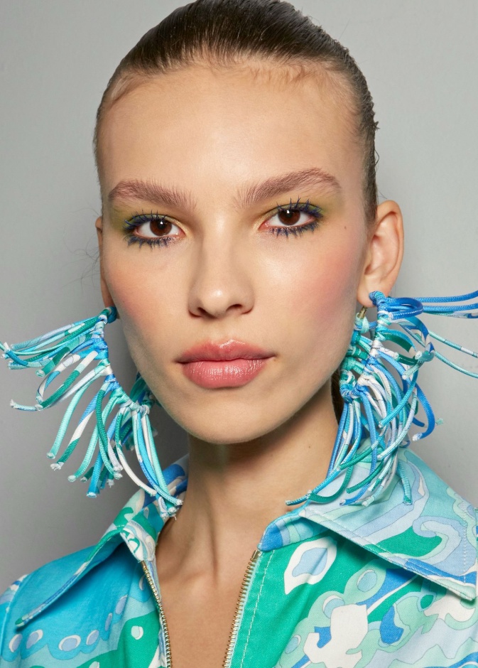 أساليب مكياج تمنحك إطلالة جذابة في صيف 2023