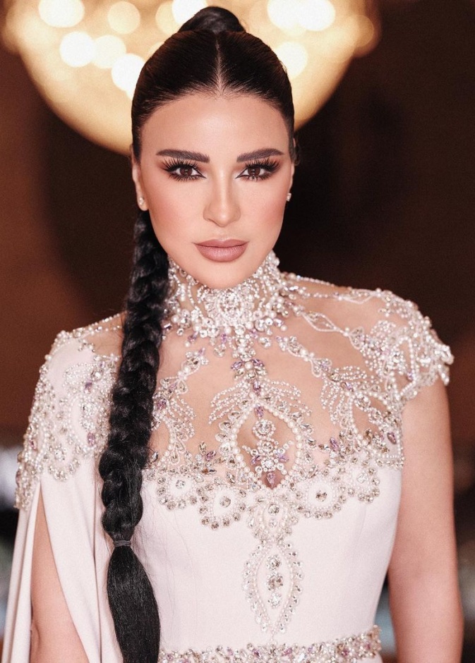 إطلالات جمالية عصرية تلهمك بها النجمات لمناسبة عيد الفطر ..إليك الخطوات