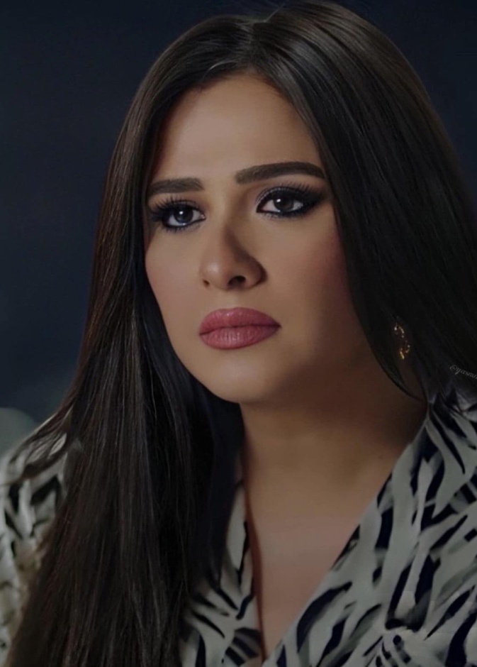 ياسمين عبد العزيز