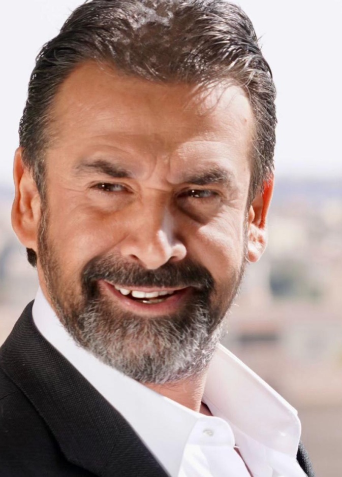 كريم عبد العزيز