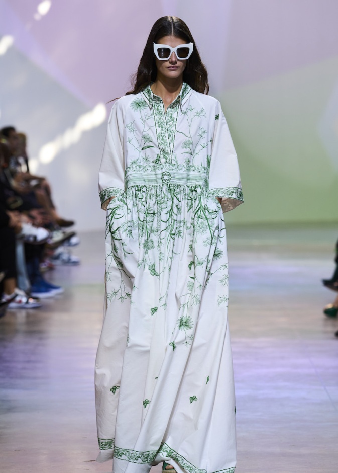 الفستان الماكسي يعود في صيف 2023.. اعتمديه لمختلف المناسبات بطرق ملفتة