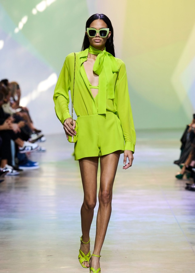 النيون يسيطر على موضة ألوان ربيع وصيف 2023