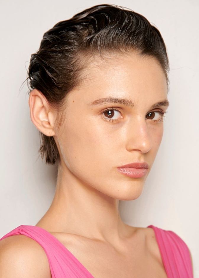 العادات السيئة التي تسرع في شيخوخة البشرة