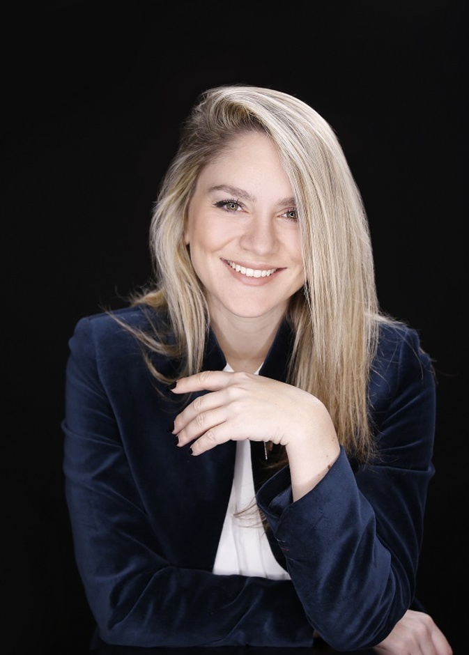 المدربة المهنية والتنفيذية غايل تيرزيس