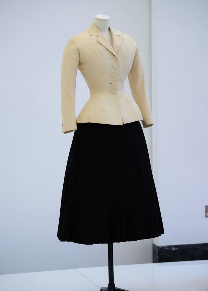 سترة بار من ديور