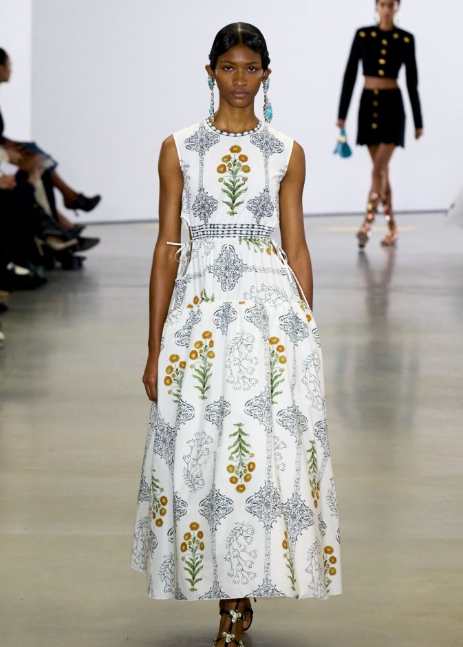 فوائد الاستثمار في فساتين العيد عالية الجودة والتي يمكن ارتداؤها في مناسبات متعددة  