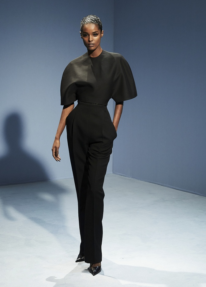 موضة الجمبسوت الأسود لعيد الفطر 2023