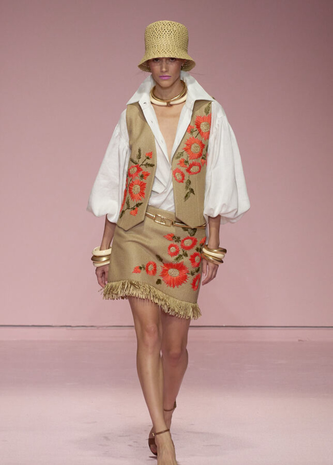 إطلالة من Luisa Spagnoli