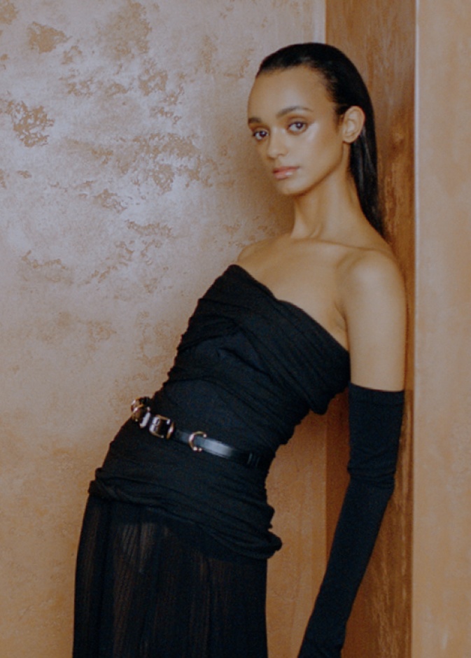 إطلالات جريئة ولافتة من مجموعة GIVENCHY لربيع وصيف 2023